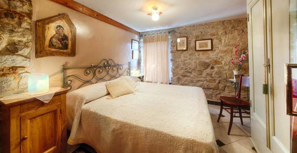 Muntaecara Hotel Diffuso Apricale Exterior photo