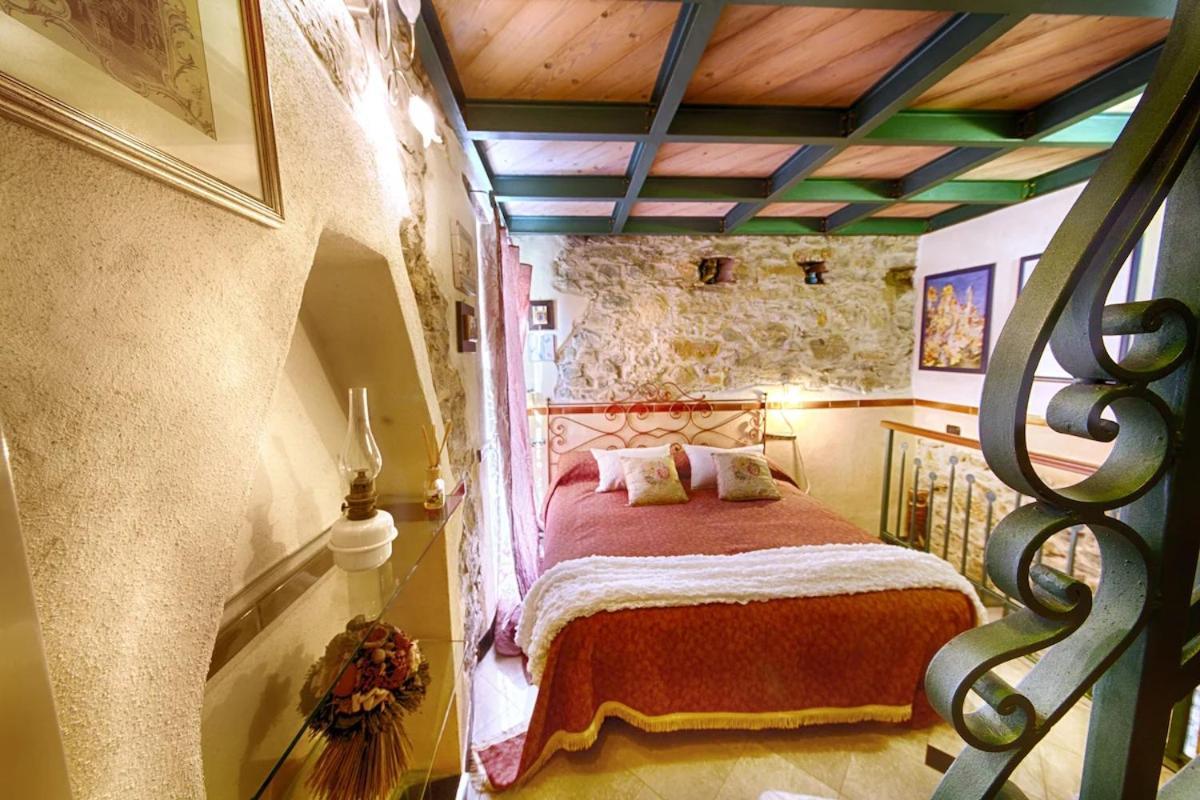 Muntaecara Hotel Diffuso Apricale Exterior photo